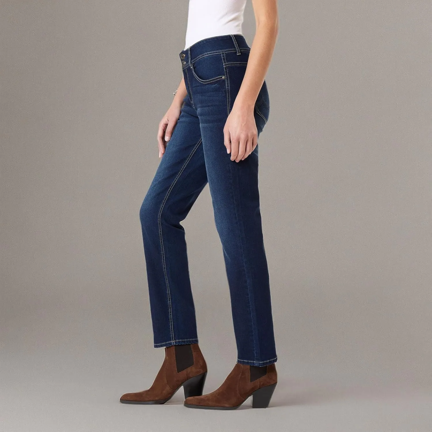 Angels Forever Young Women's Curvy Straight Mid-Rise Jeans