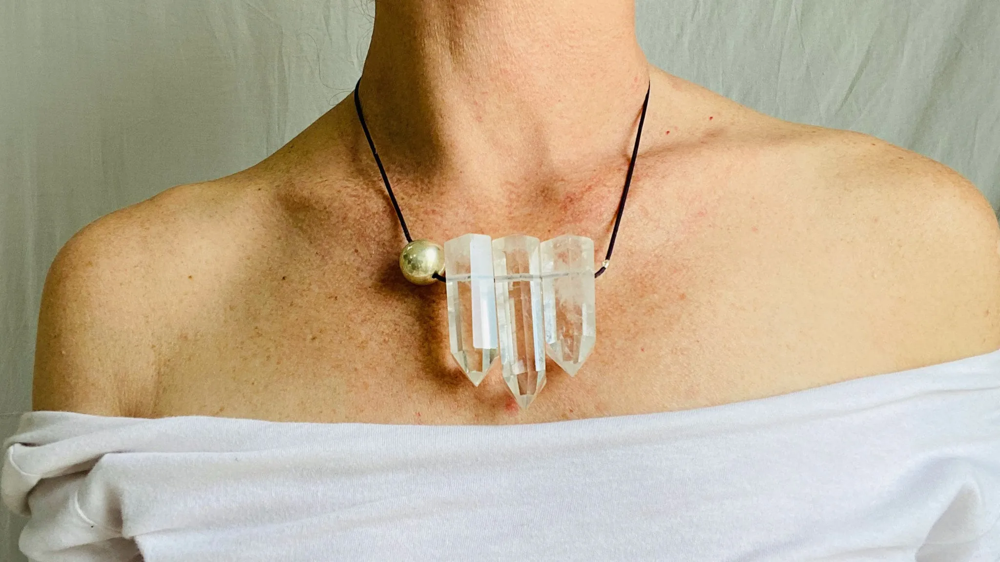 Crystal and Silver Pendant Necklace.