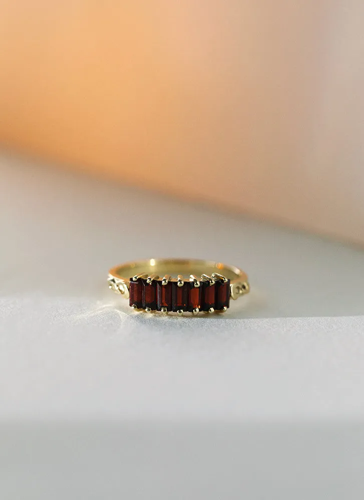 Gigi garnet 14k gold ring