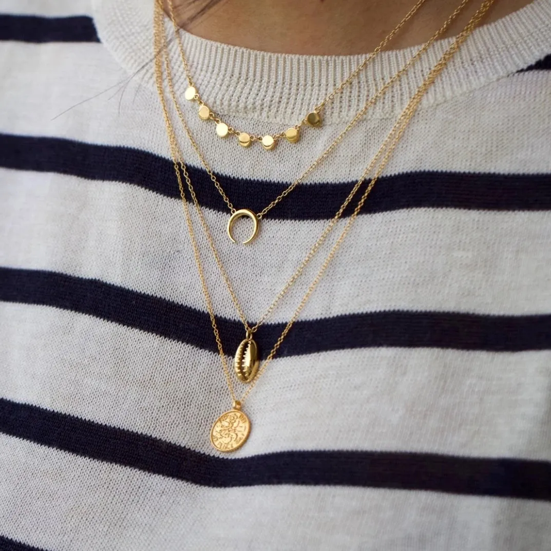 Minimal Crescent Moon Necklace