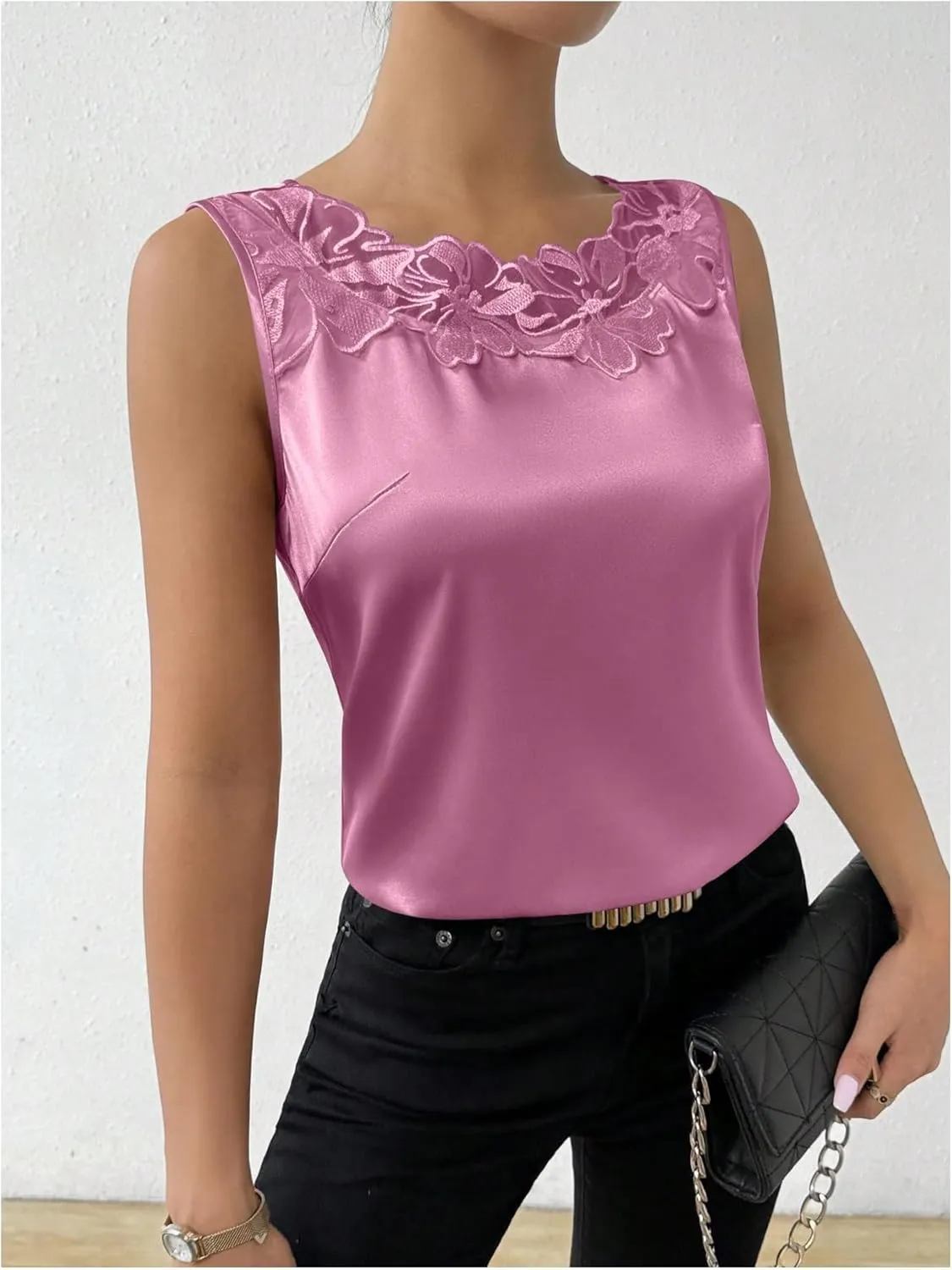 SweatyRocks Women's Satin Contrast Lace Crew Neck Sleeveless Blouse Appliques Summer Tank Tops