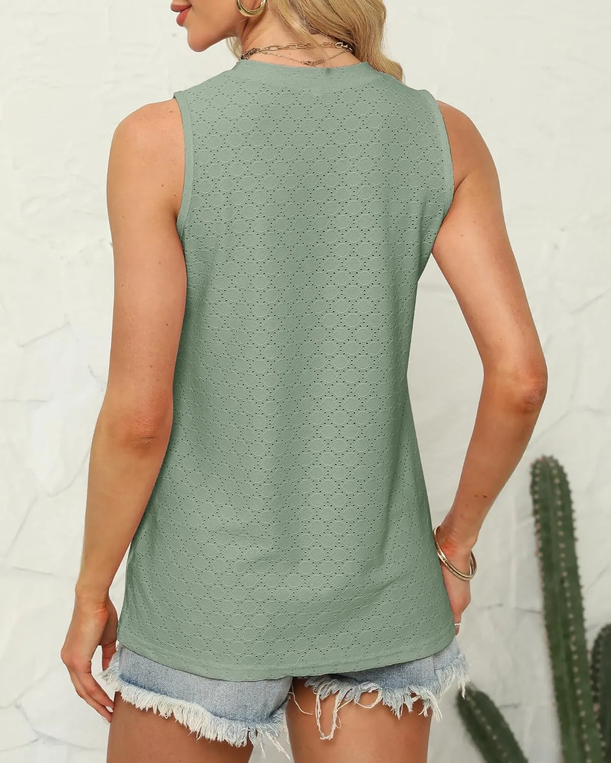 Womens Eyelet Dressy Casual Sleeveless Tank Tops Loose Crew High Neck Spring Summer Blouses Shirts for Women 2024